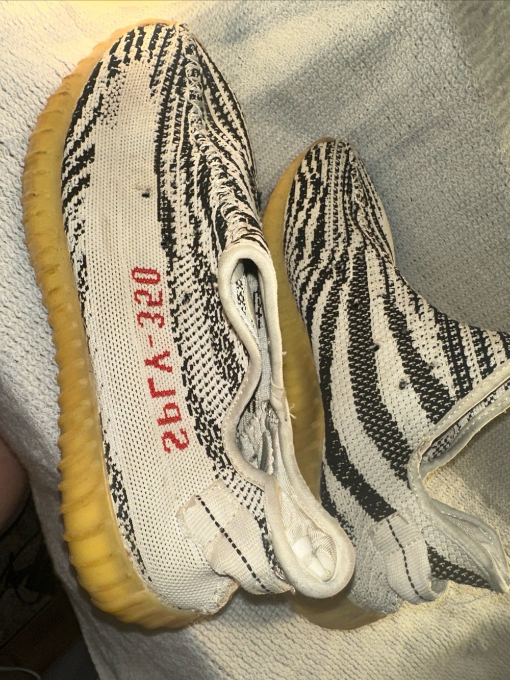 Adidas Yeezy Boost 350 V2 Zebra Primeknit Breathable White/Black Sneakers 11.5